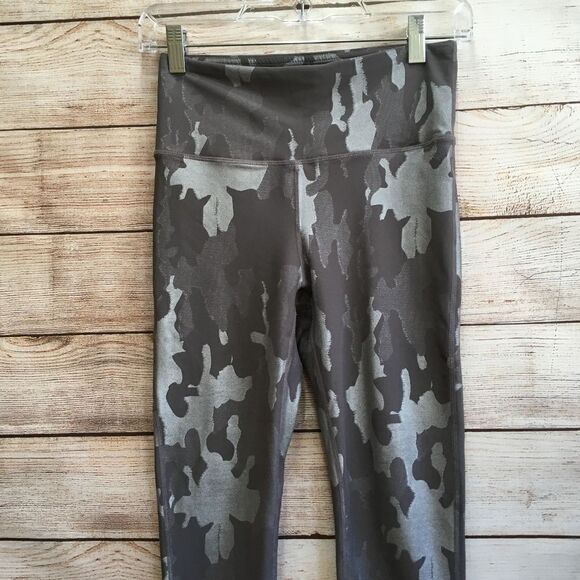 MONO B SILVER FOIL HIGH WAIST CAMO LEGGINGS IN GUN METAL - Picture 6 of 6